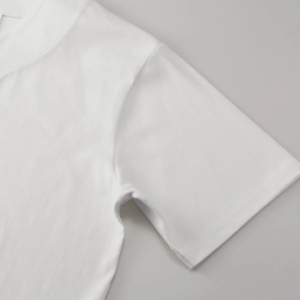 4982-01 8.5oz Cotton Jersey Baseball Shirt 9 The cuffs are finished with two needles