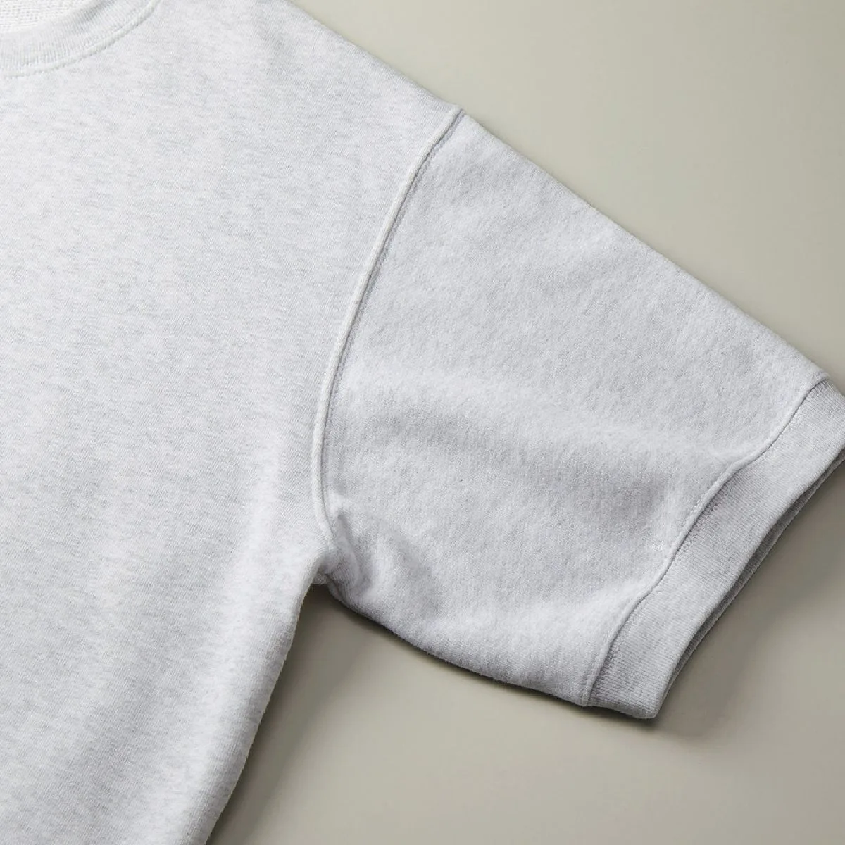 5198-01 8.2 oz French Terry Short Sleeve Sweatshirt 9 The cuffs are rib finishing