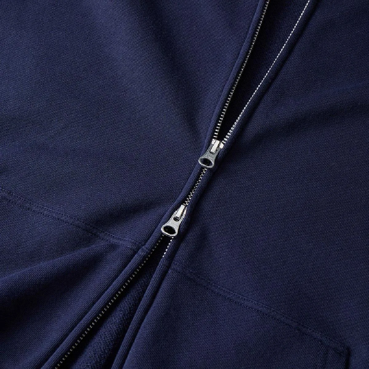 5203-01 10.0oz Oversided Fullzip Hoodie (French Terry) 10 The zipper is a hidden specification, a double slider made by YKK