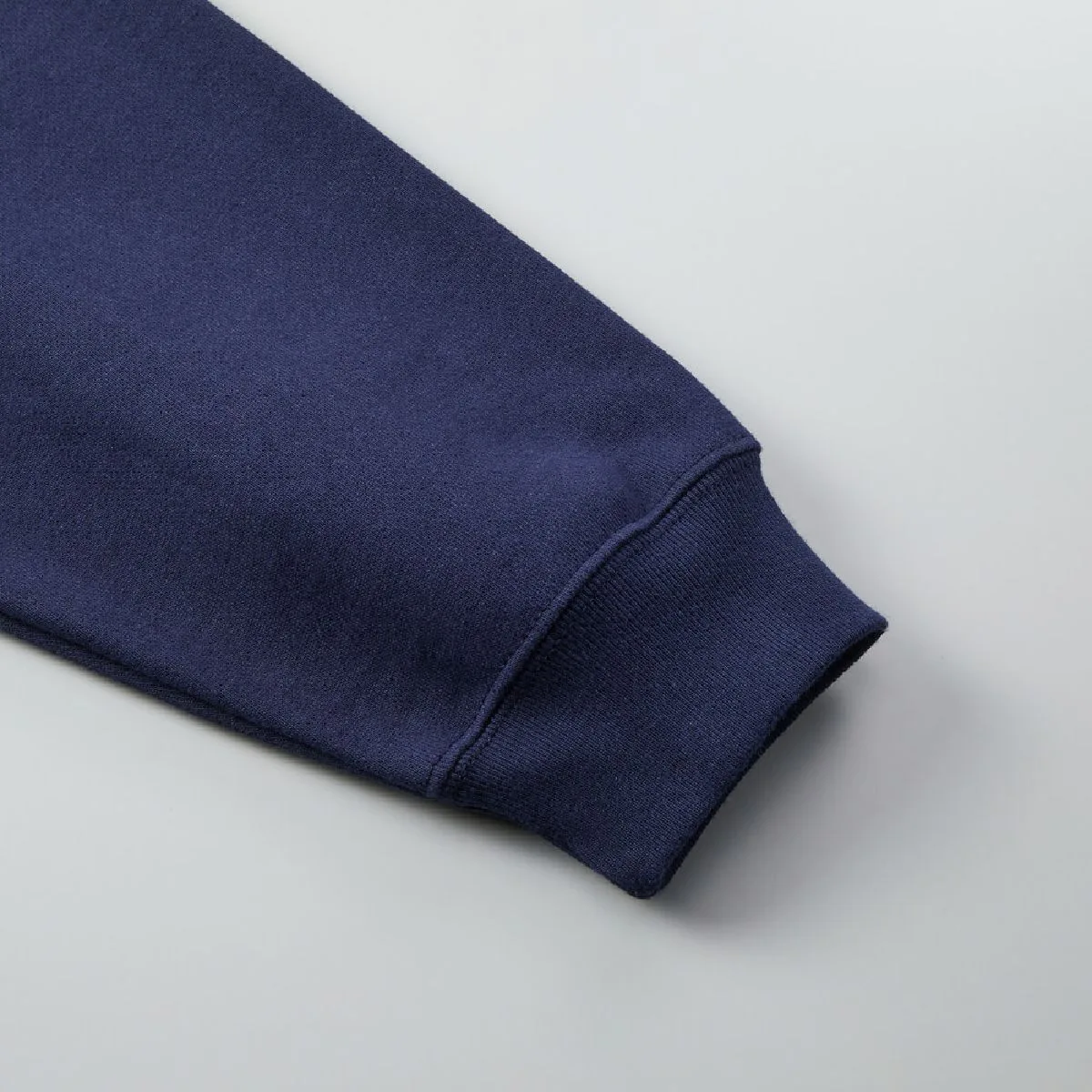 5205-01 10.0oz Oversided French Terry Crewneck Sweatshirt 11 The cuffs are rib specifications and the seam line is durable two needles