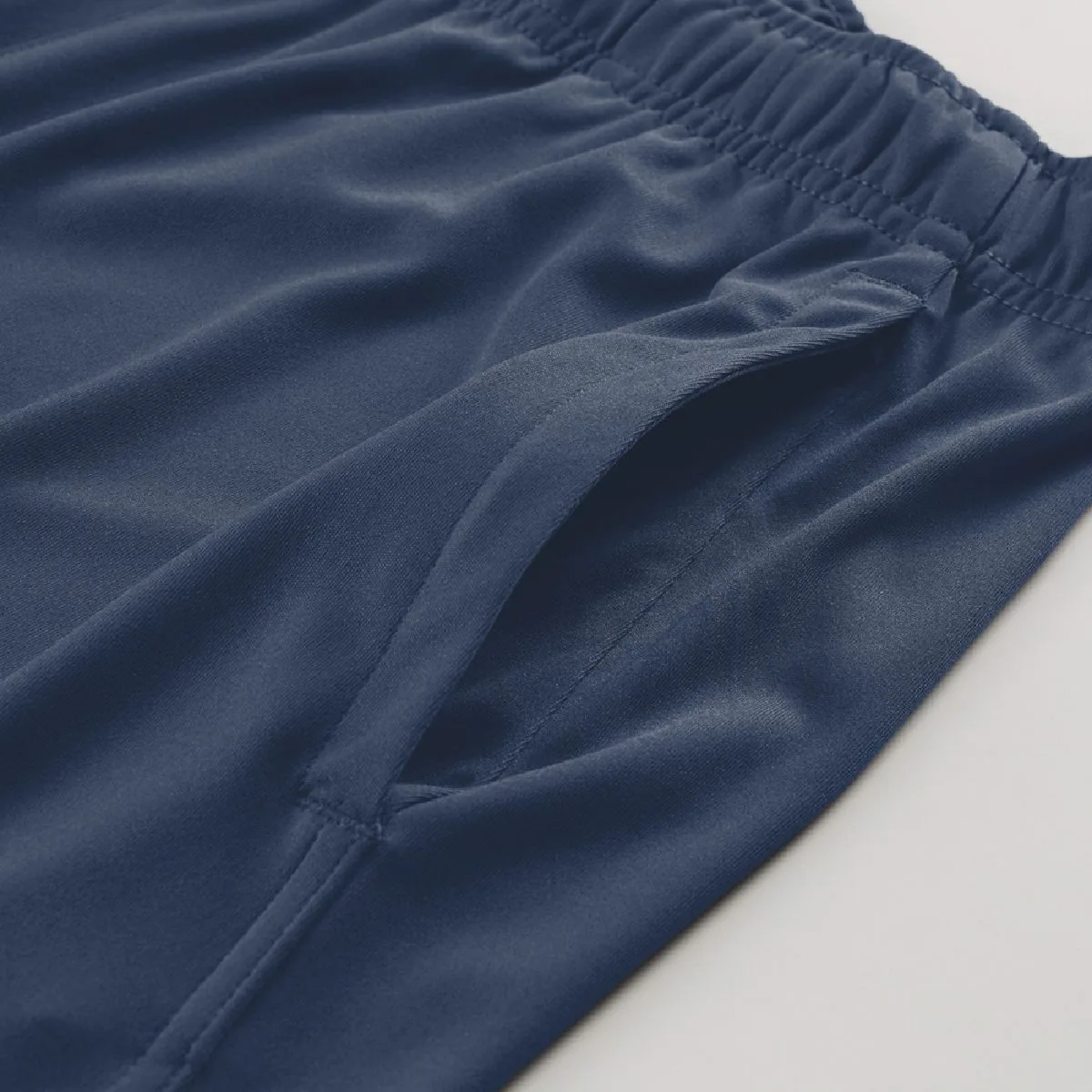 Slash pockets on both sides