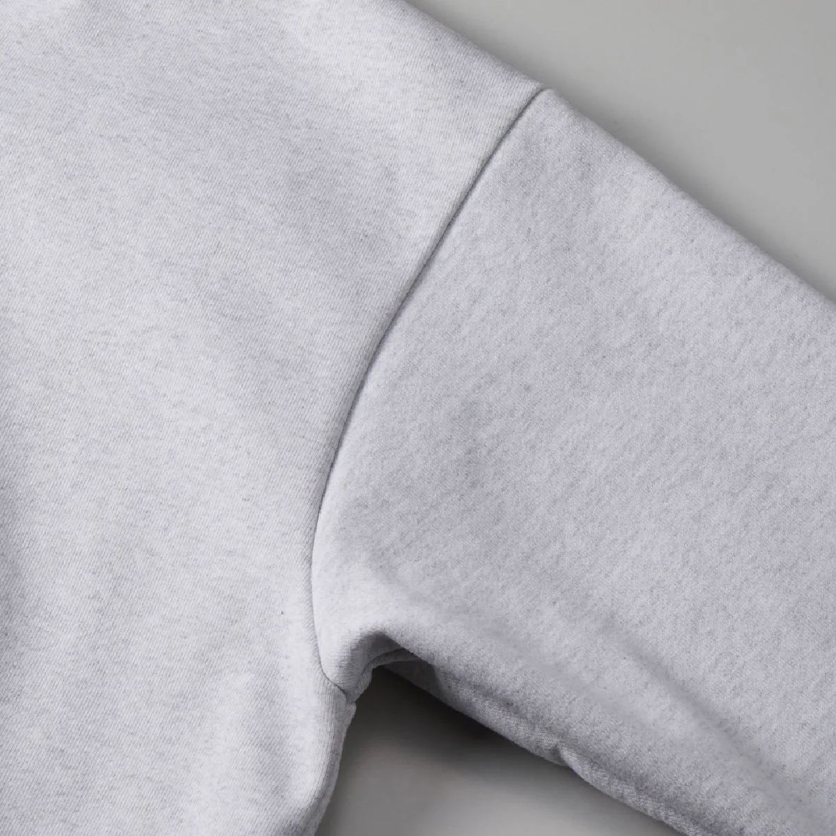 Sleeve is set in sleeve specification