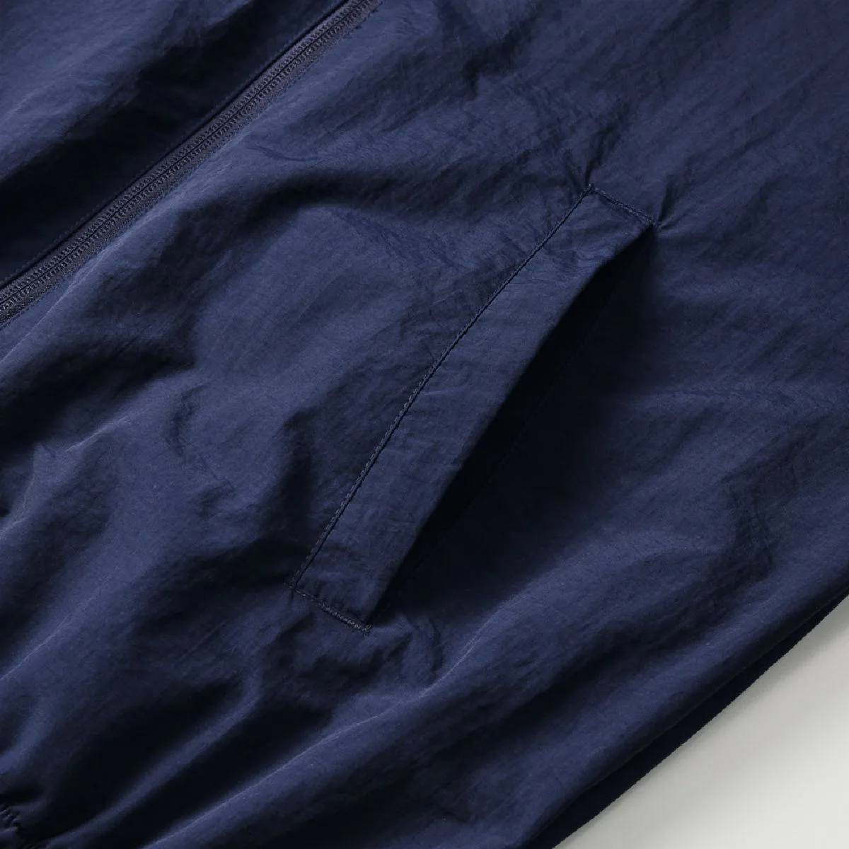 With a pocket pocket on the side