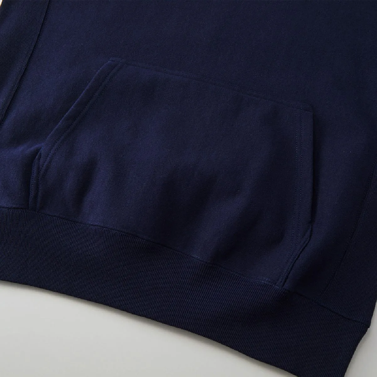Kangaroo pocket specification, body and rib seam line are durable double stitch