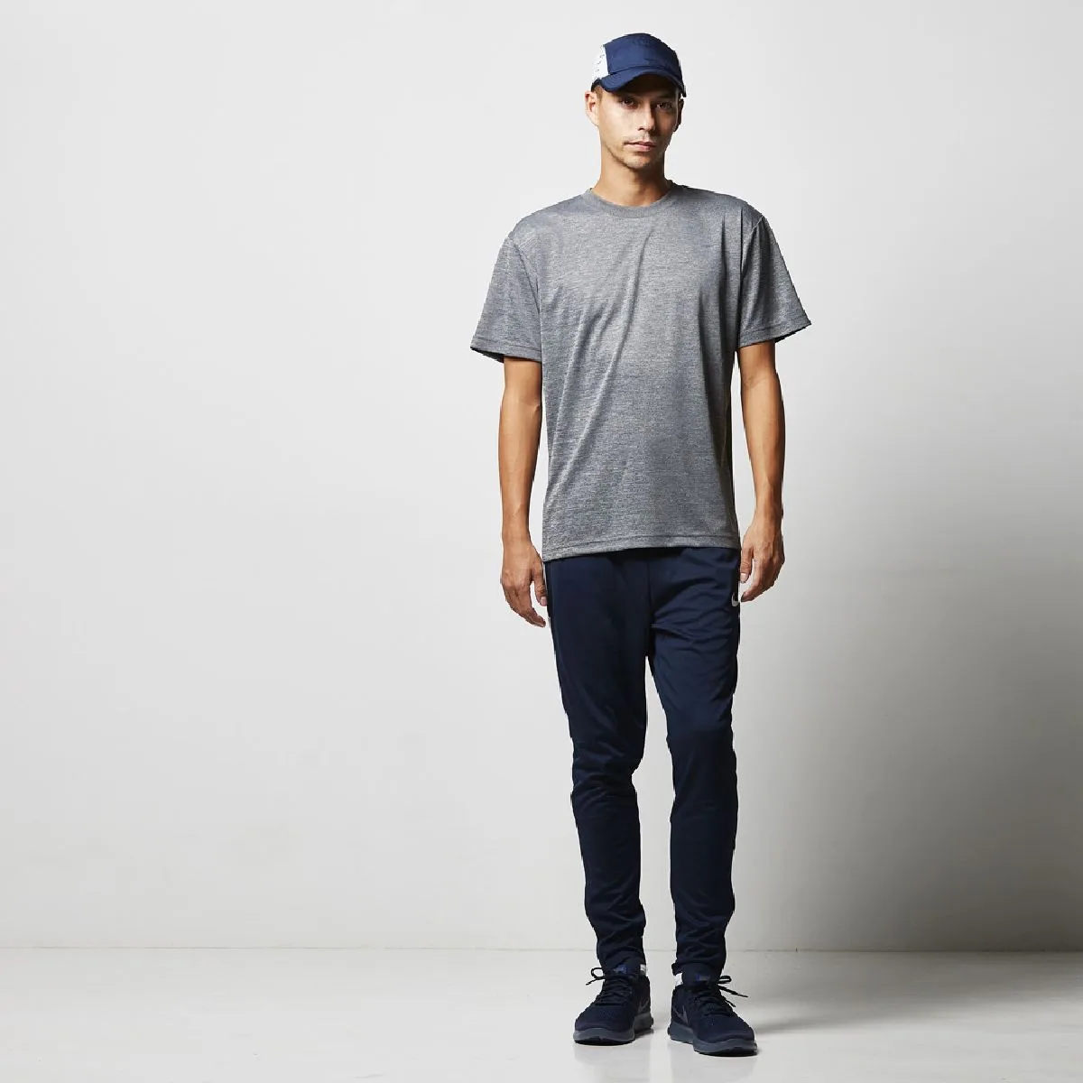 Height 182cm L size 598. Wear Heather Charcoal