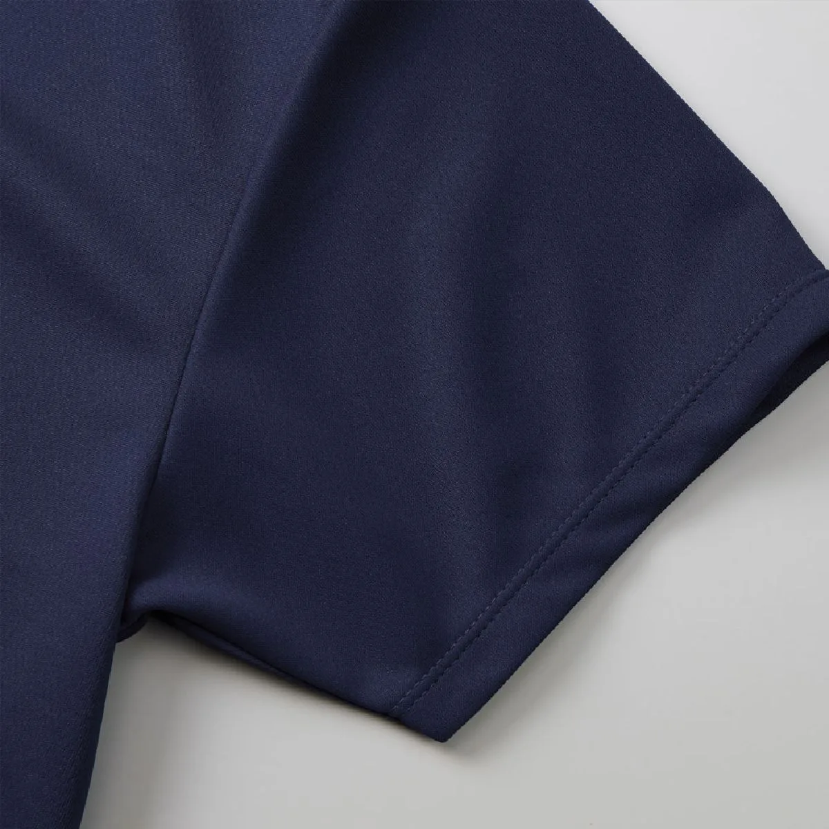 HEM is shortened, and the stitch interval is 3mm to produce femininity.