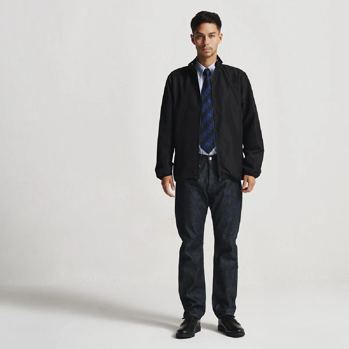 Height 182cm L size 002. Wearing black (zipper open)