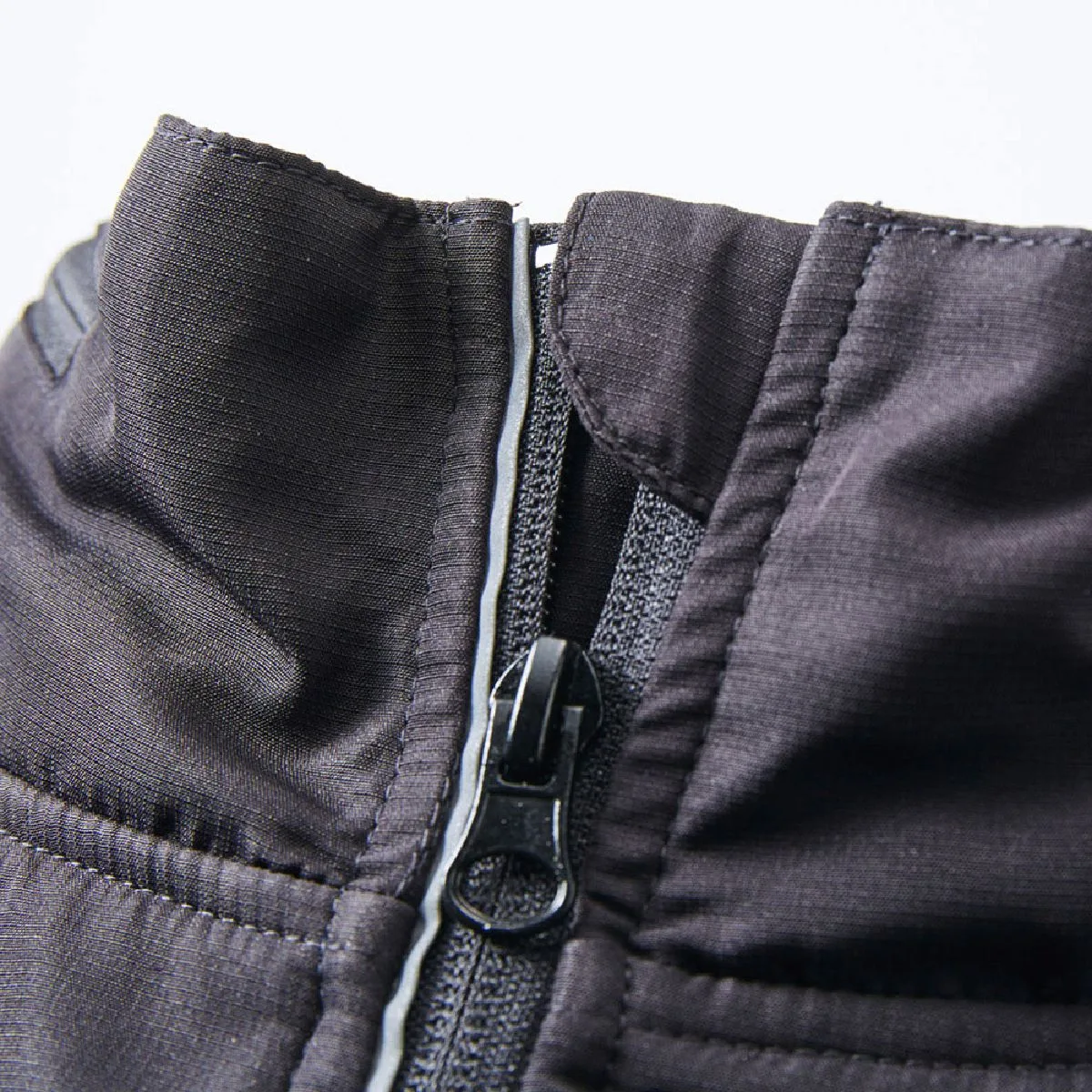 Chingd specifications that protect the chin