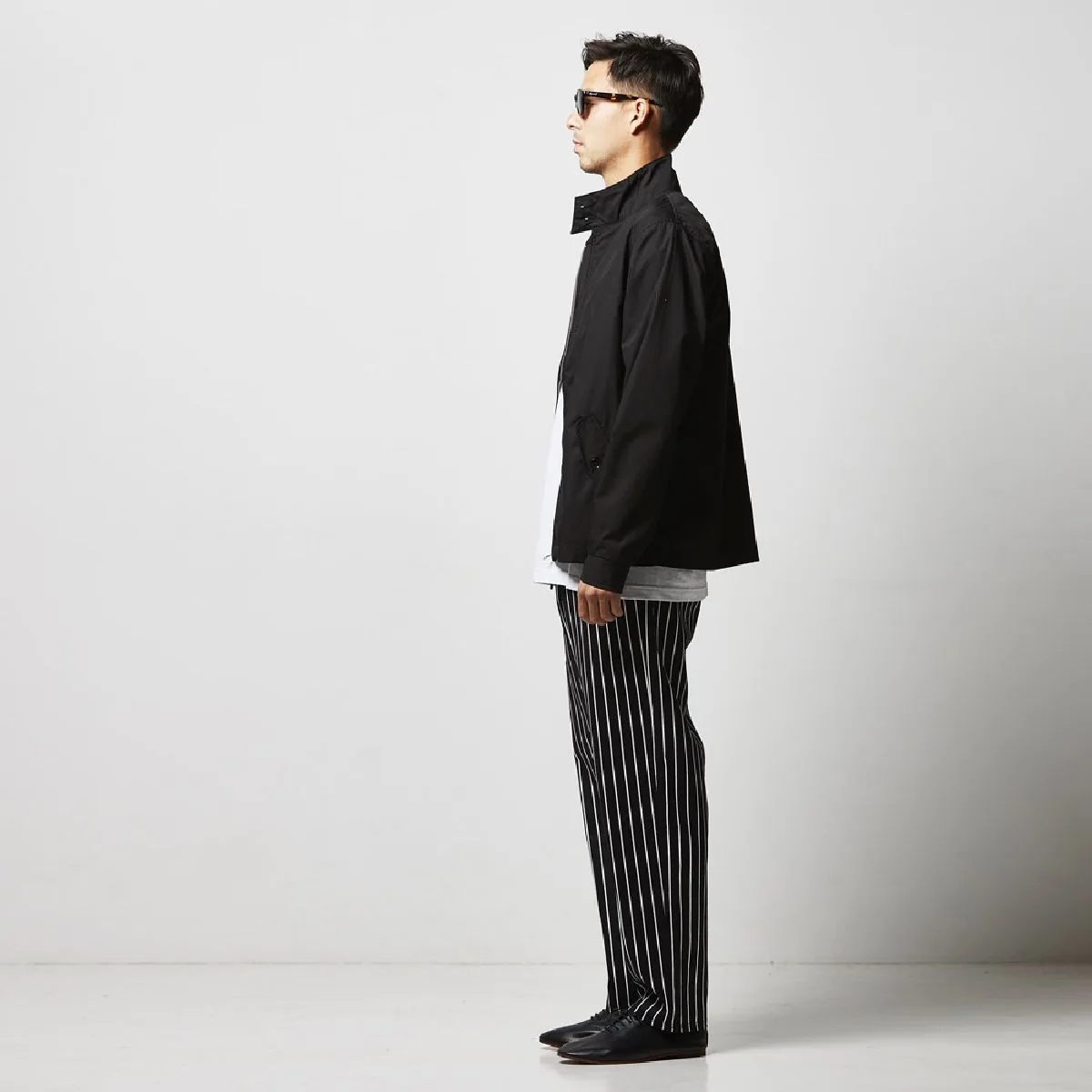 Height 182cm L size side silhouette