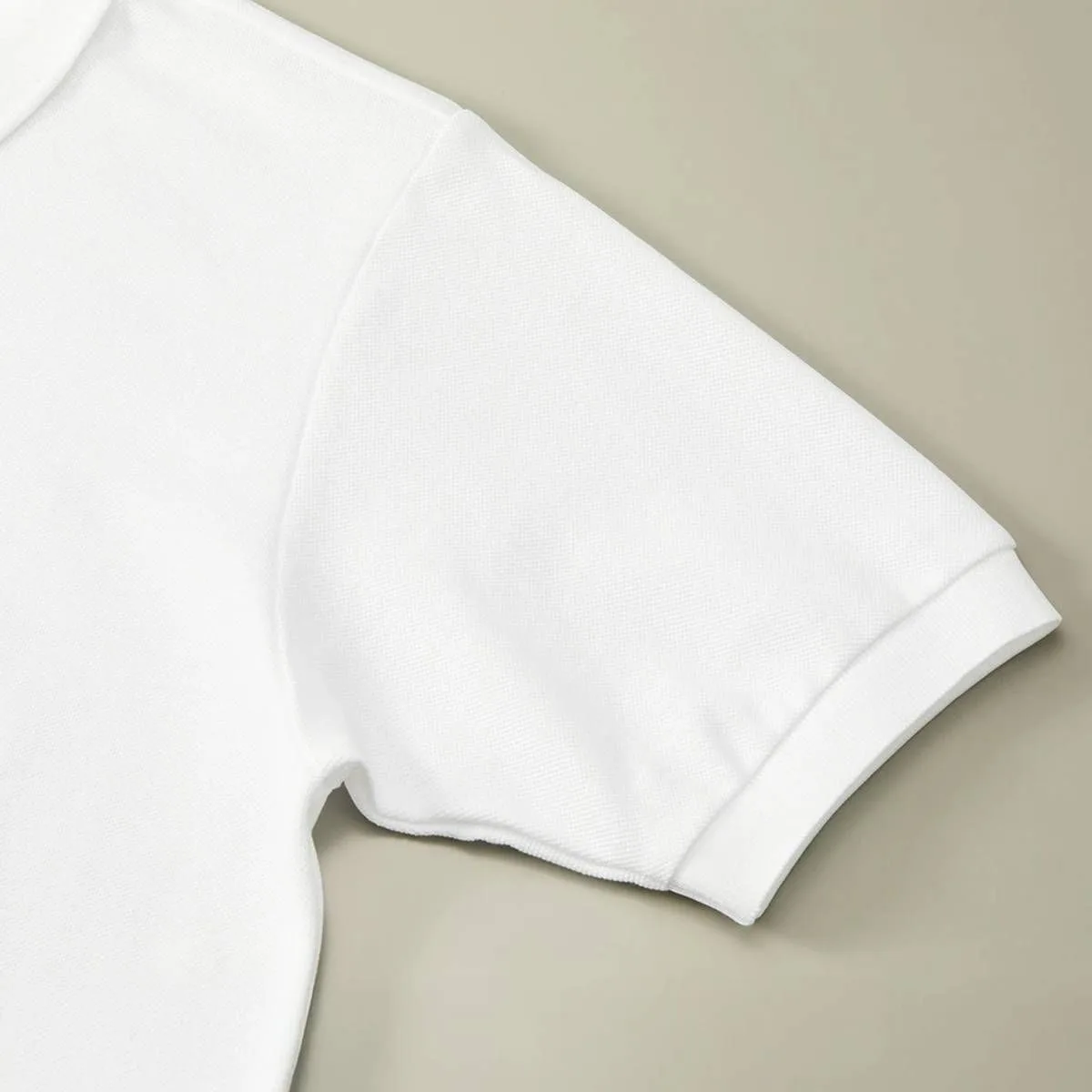 The cuffs are ribbed.