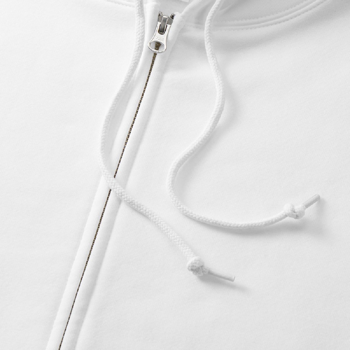 The hood drawstring is a round cord in the same color as the body, with a cell tip finish at the end.