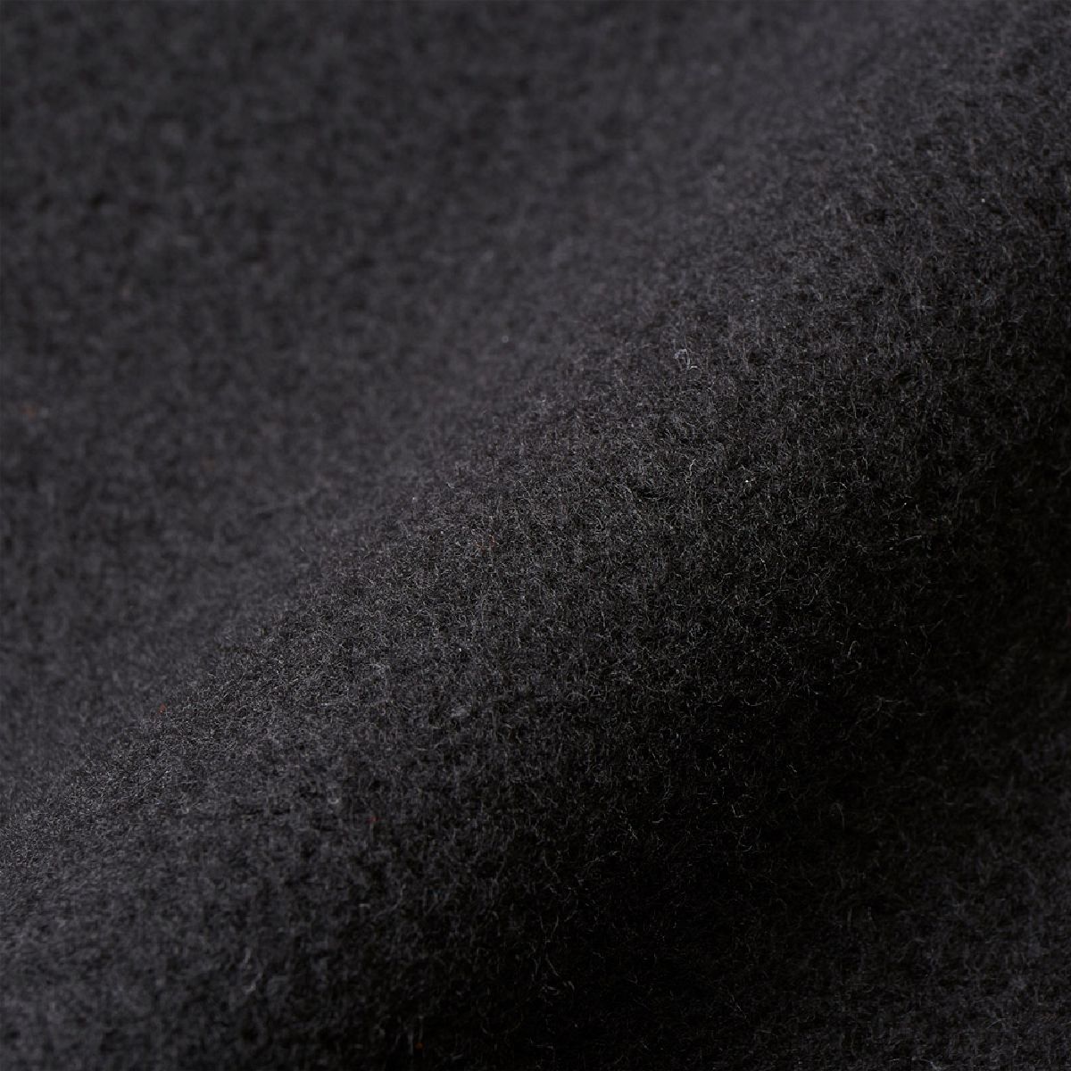 The lining is highly insulating and features a soft, fluffy brushed fleece lining.