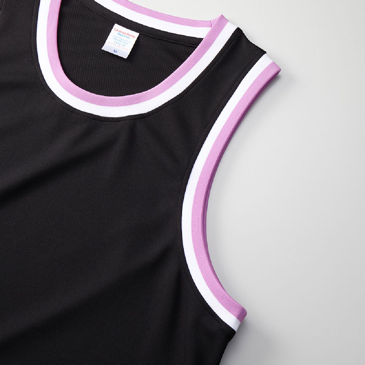 The arm section features a two-tone ribbed design.