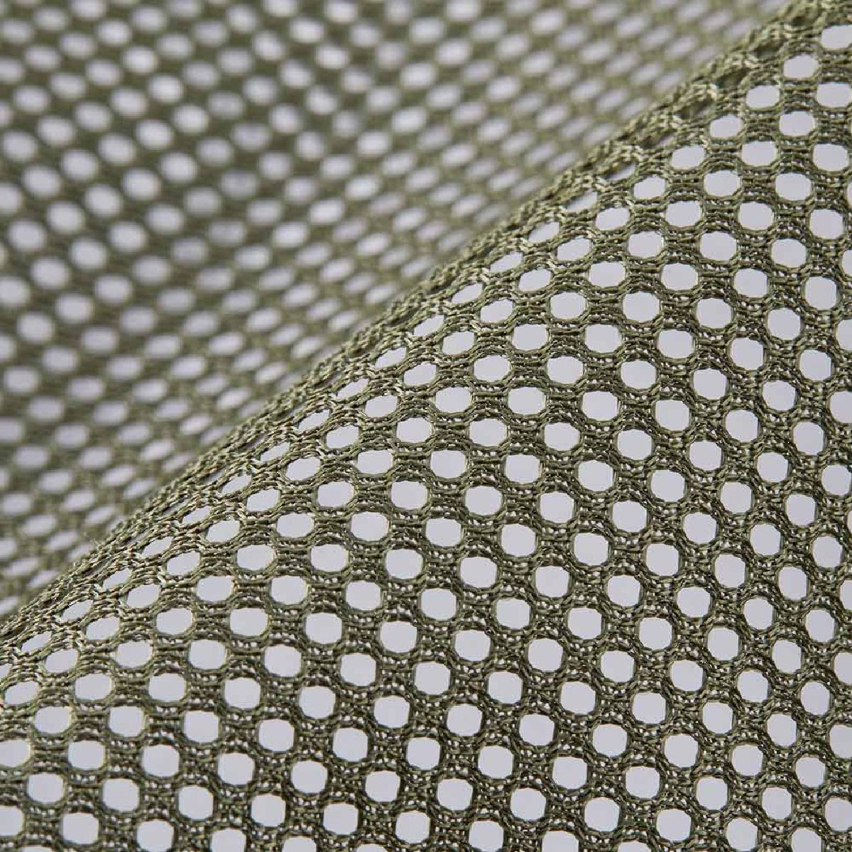 Mesh fabric with excellent breathability