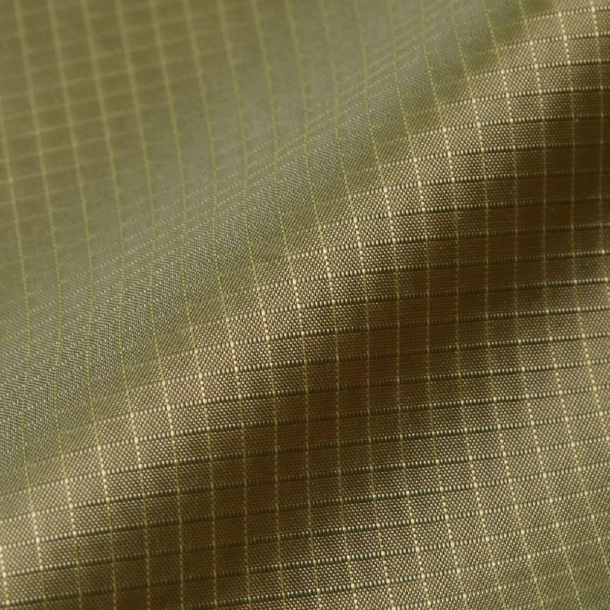 Thin but stiff and durable lip stop fabric