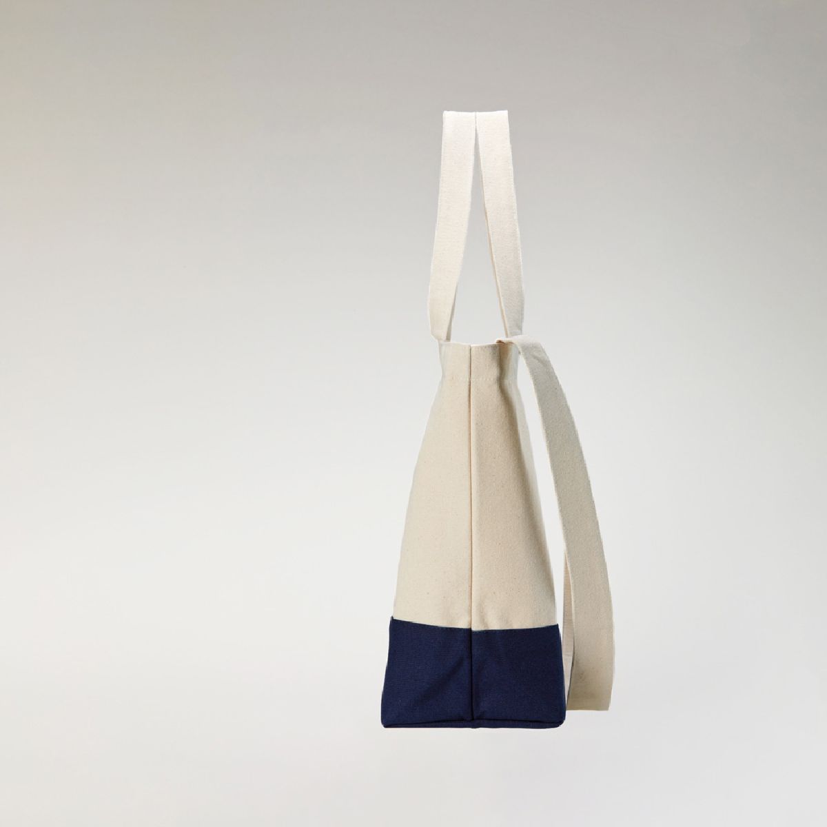 5286. Natural/Navy Side