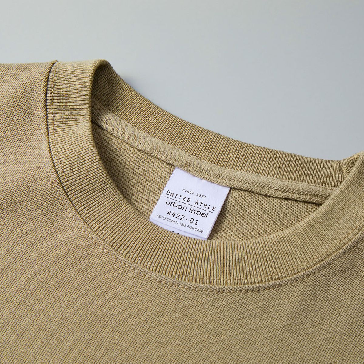The neck rib is durable double stitch