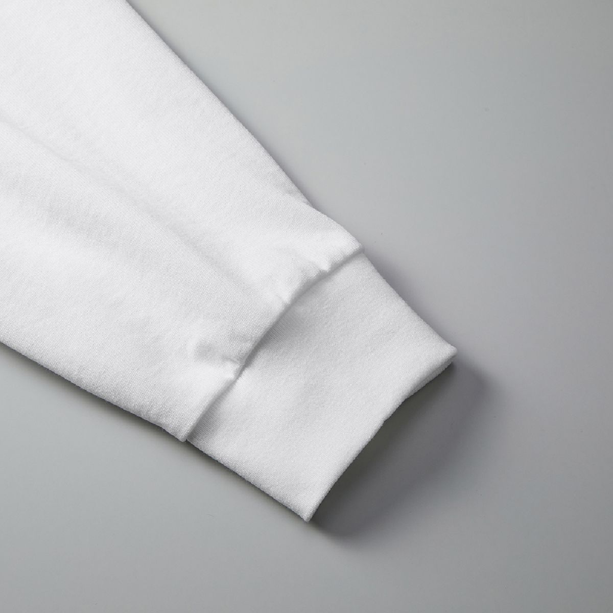 The cuffs feature a 2.1 -inch width rib specification and a minimal look that hides stitches.