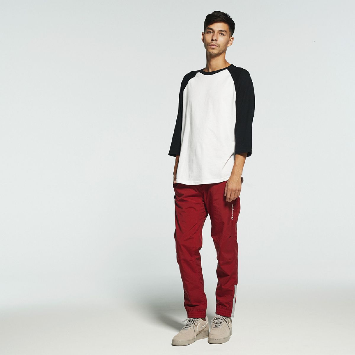 Height 182cm, wearing size L, item number 1002, White/Black.