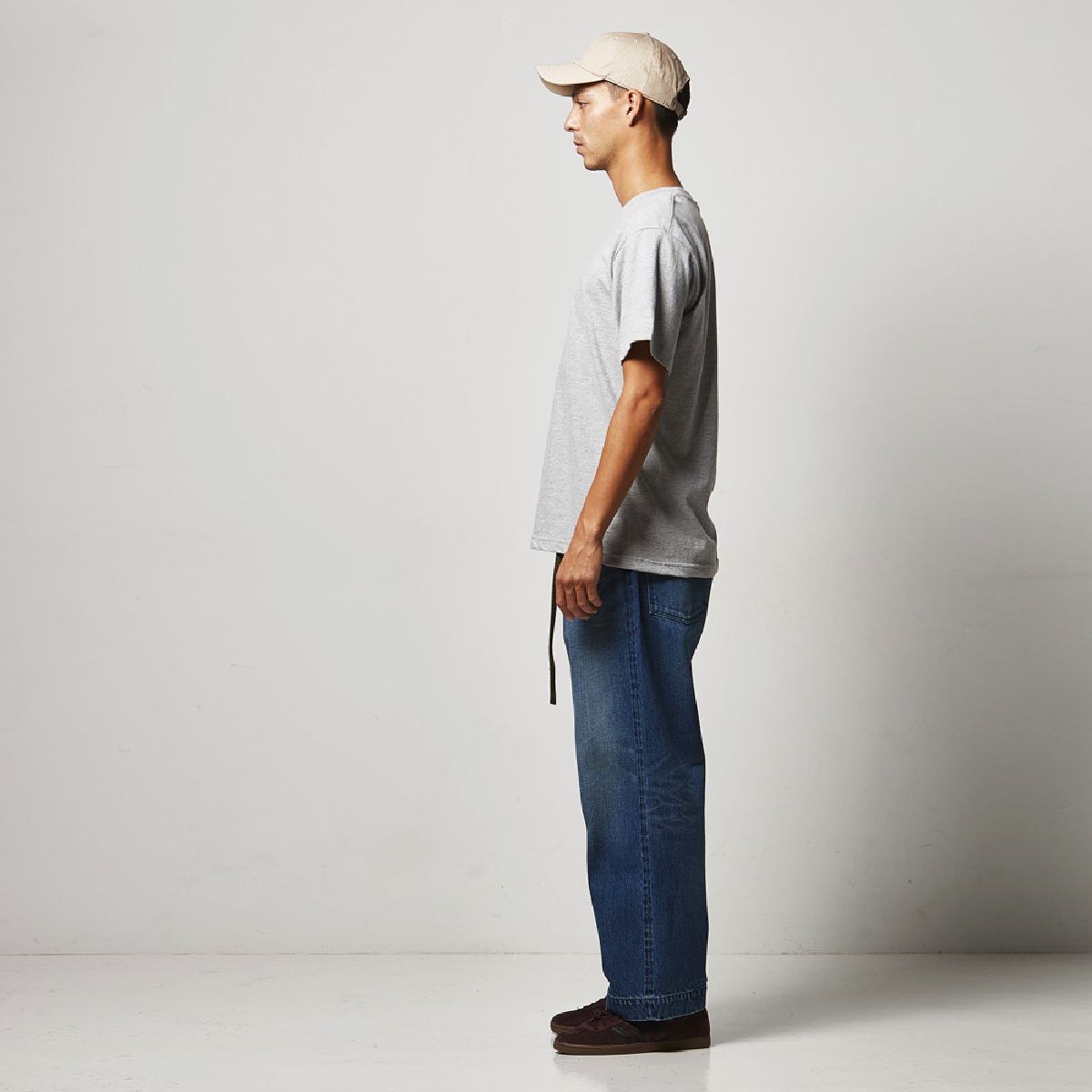 Height 182cm L size side silhouette