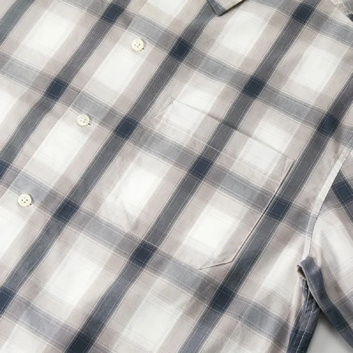 There is a convenient pocket on the left chest.